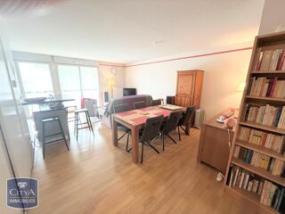  Appartement à louer 4 pièces 87 m²