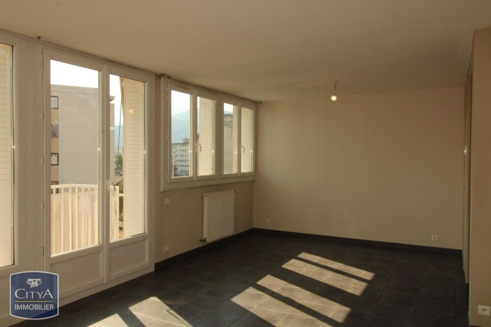 À LOUER : Appartement T3 situé à Grenoble, dans le quart....