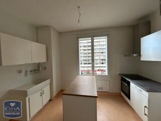  Appartement à louer 3 pièces 79 m²