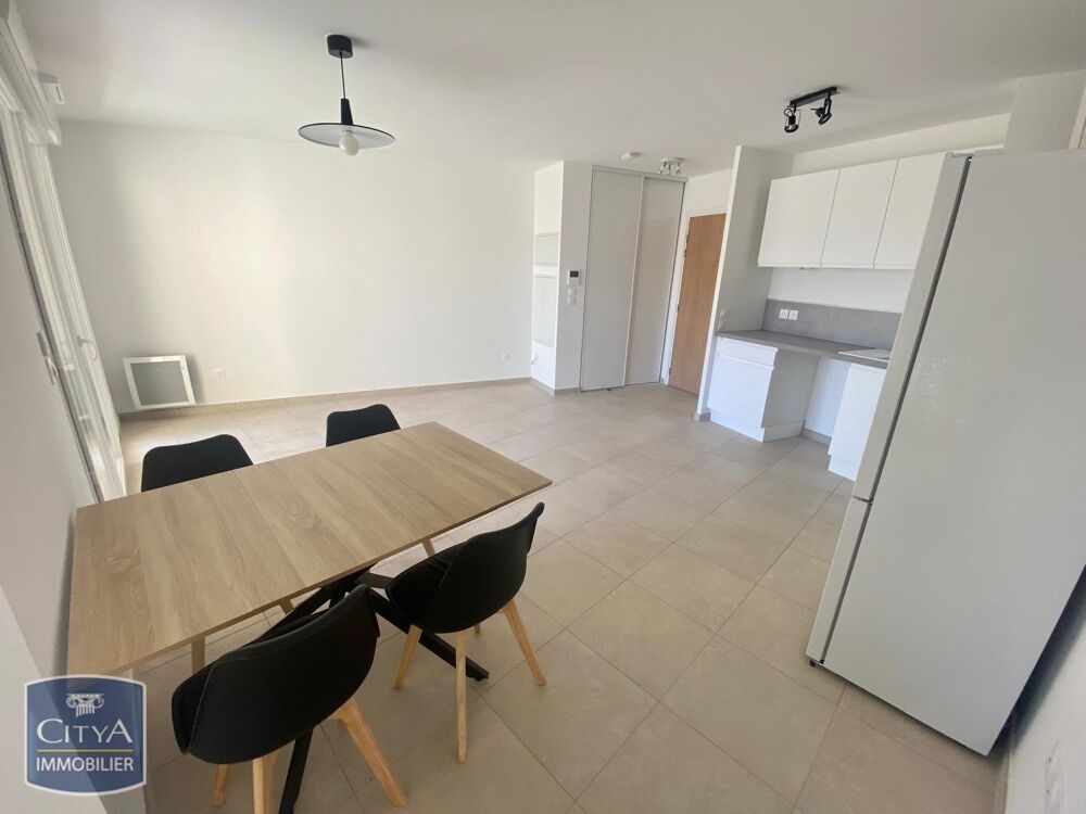 location Appartement - 2 pièce(s) - 47 m² Solliès-Pont (83210)