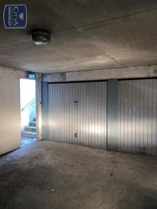  Parking / Garage � louer 