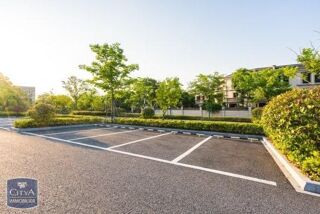  Parking / Garage à louer 