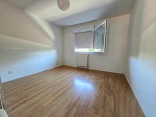  Appartement à louer 3 pièces 68 m²