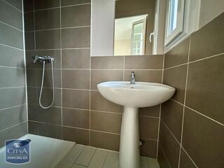  Appartement à louer 2 pièces 32 m²
