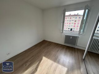  Appartement à louer 4 pièces 68 m²