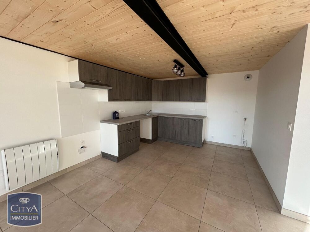 À louer : Charmant appartement T2 en duplex situé à Vill....