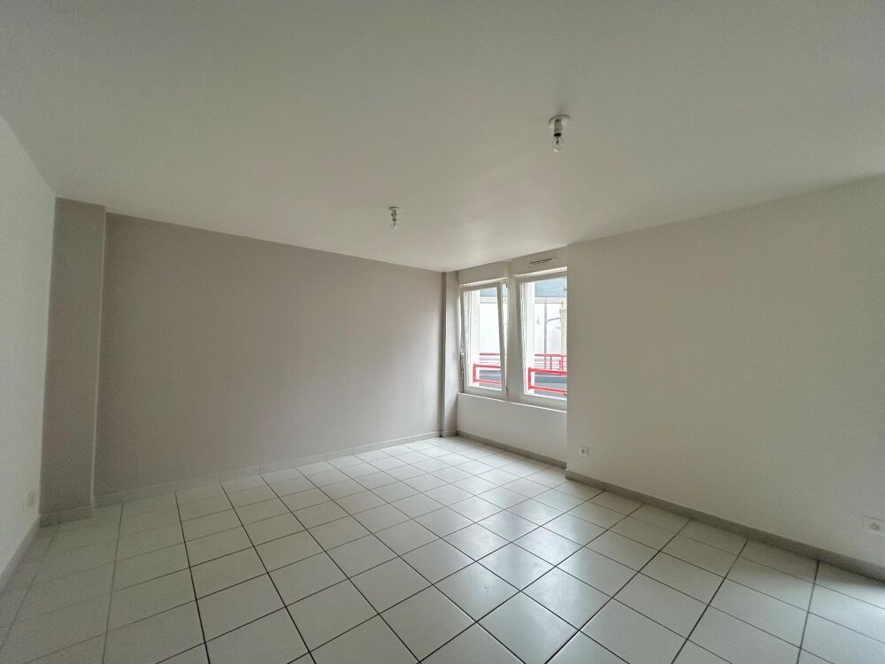À LOUER : Appartement rénové T3 situé à Sochaux, dans le....