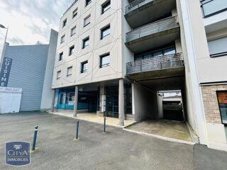 Parking / Garage à louer 