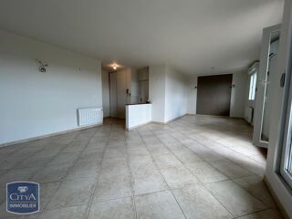  Appartement à louer 4 pièces 104 m²