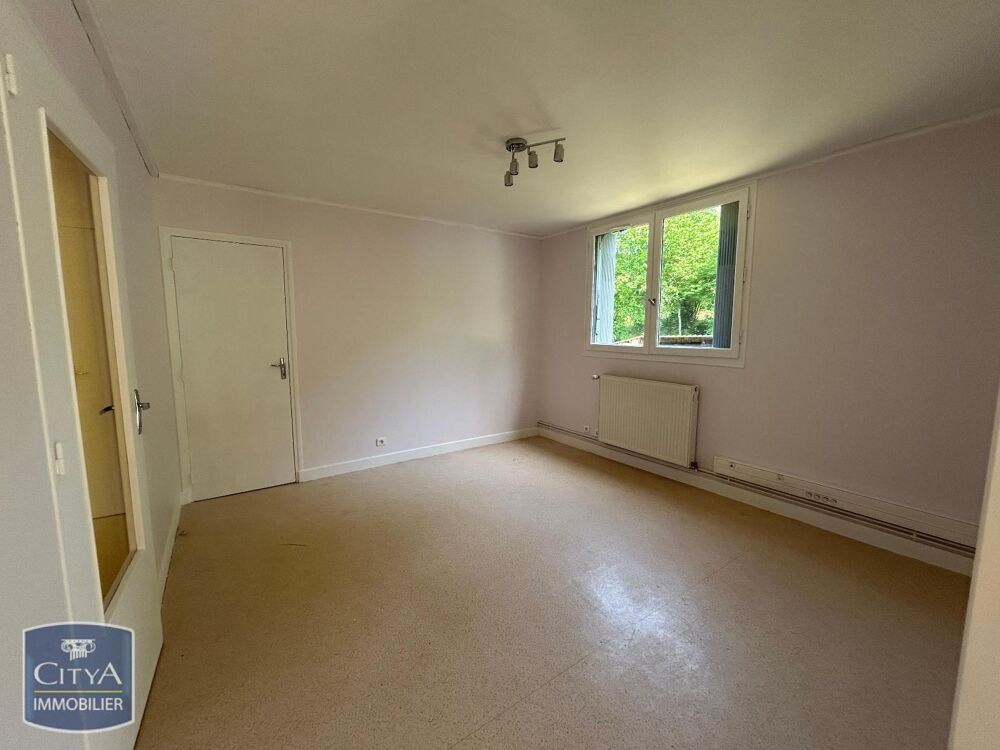 À LOUER : Découvrez cet appartement spacieux et lumineux....