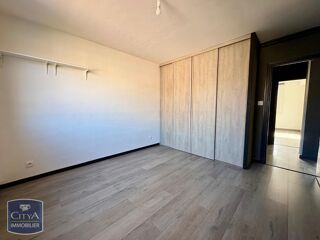  Appartement à louer 4 pièces 92 m²