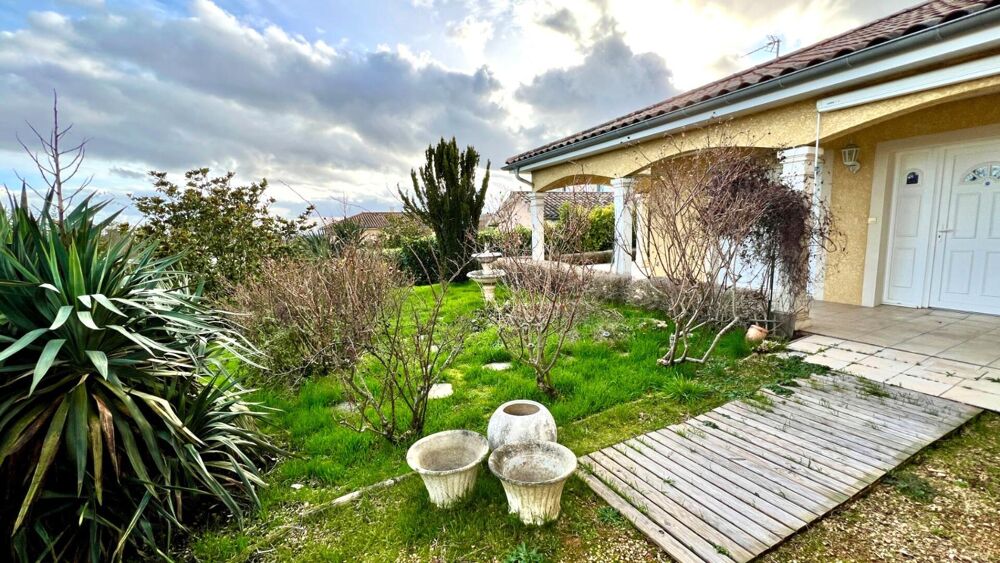 A visiter sans attendre, magnifique villa sans vis à vis....
