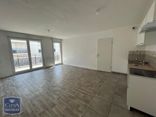  Appartement à louer 4 pièces 76 m²
