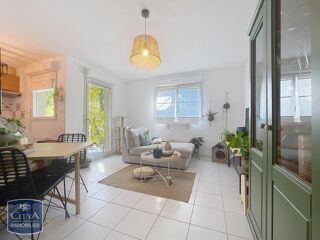  Appartement à louer 3 pièces 42 m²