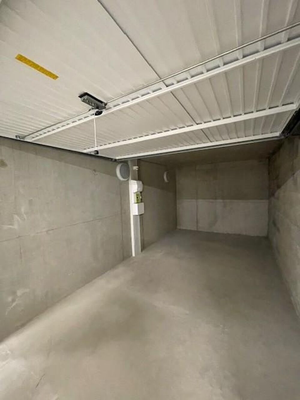 location Parking / Garage Décines-Charpieu (69150)