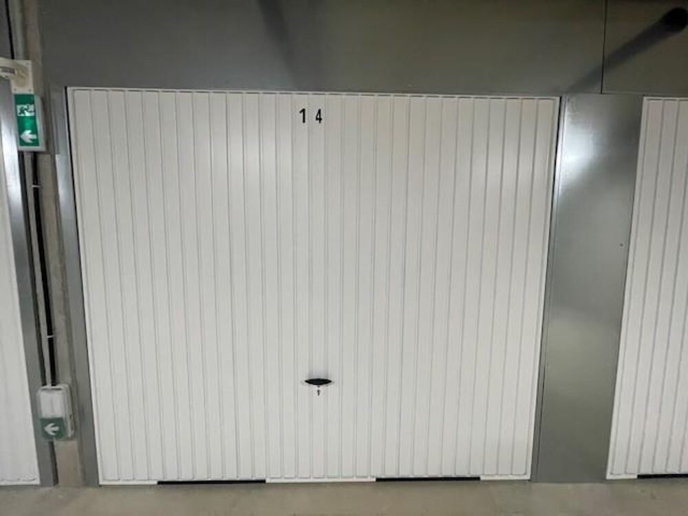 location Parking / Garage Décines-Charpieu (69150)
