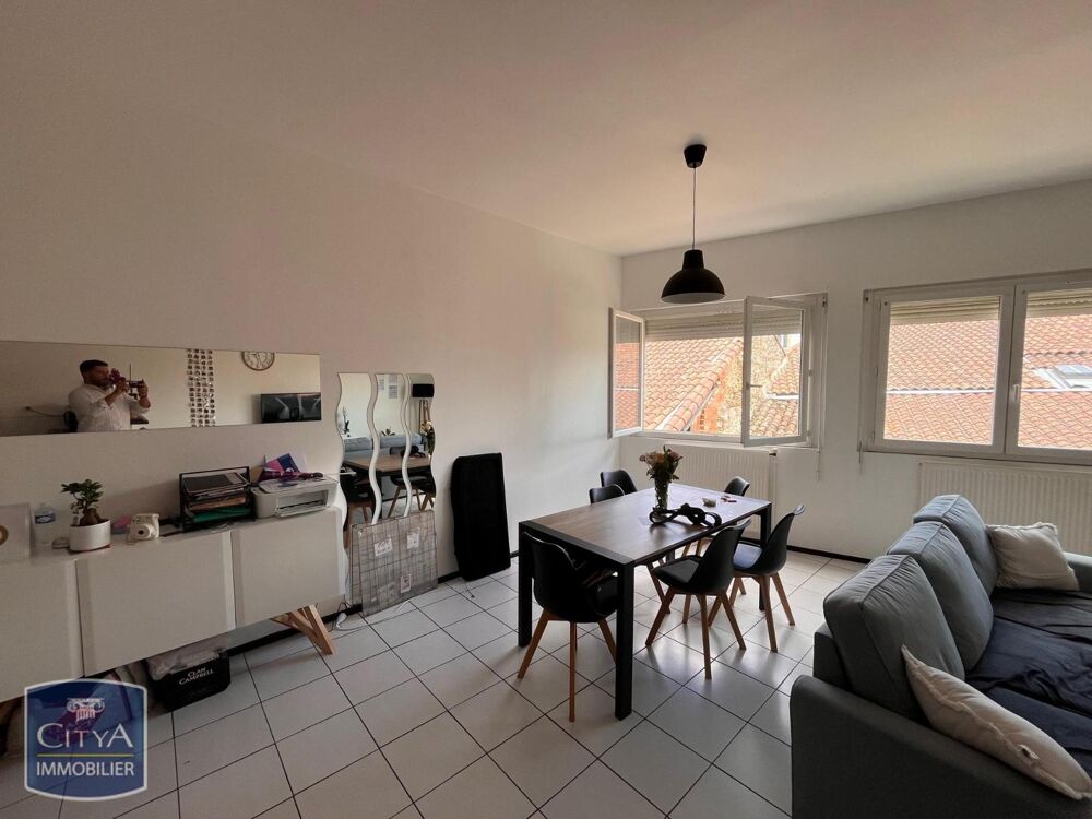 A LOUER - Magnifique appartement rénové de type T3 à Lay....