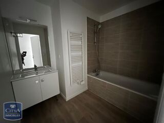  Appartement à louer 3 pièces 65 m²