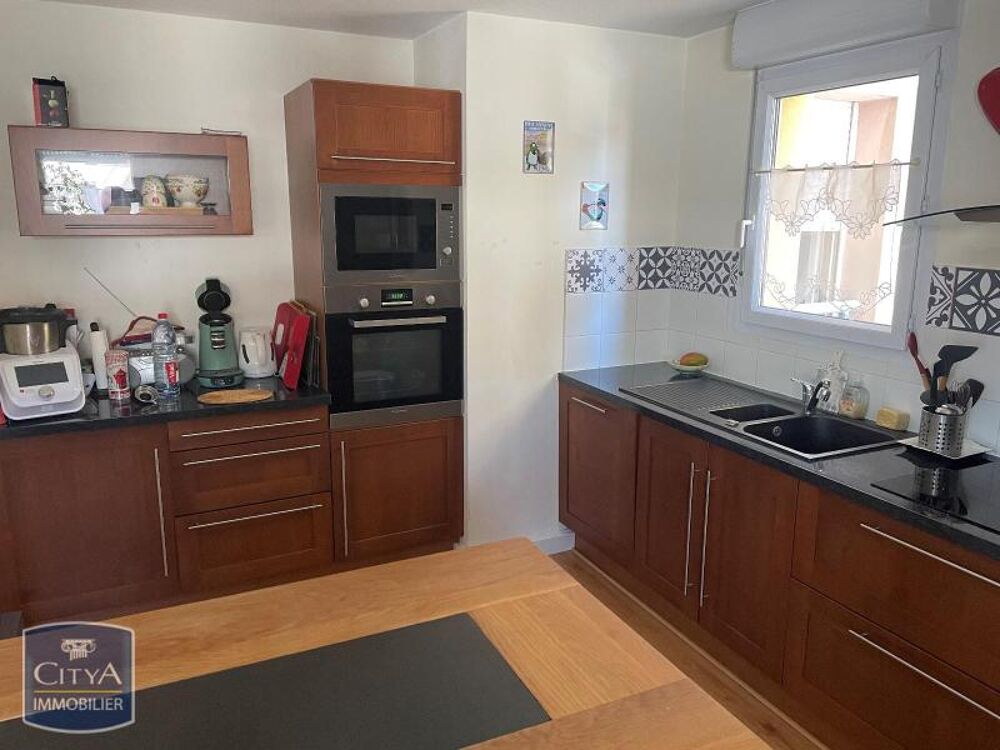 Appartement T3 avec balcon et parking - Marguerittes Dis....