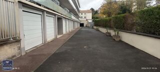  Parking / Garage à louer 
