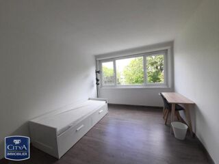  Appartement à louer 5 pièces 86 m²