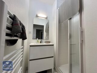  Appartement à louer 2 pièces 32 m²