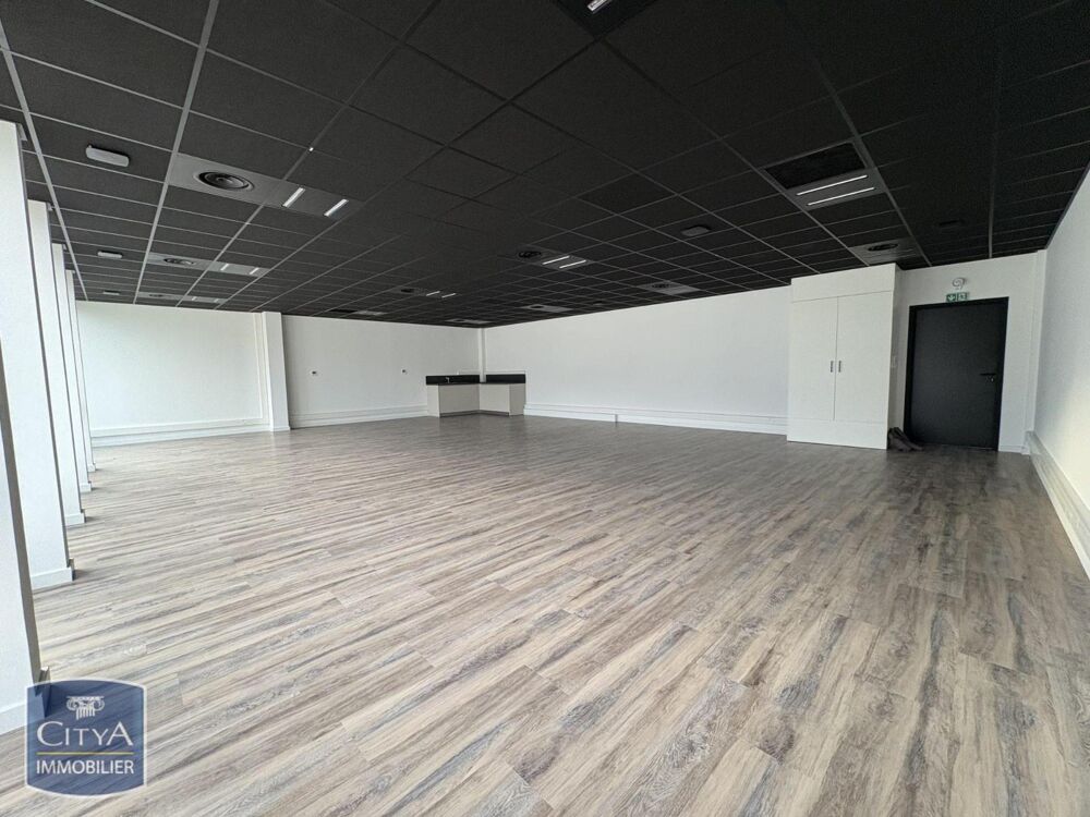  Location / Local Commercial Challes-les-Eaux (73190)