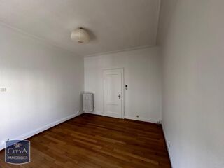  Appartement à louer 4 pièces 99 m²