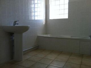  Appartement à louer 3 pièces 80 m²