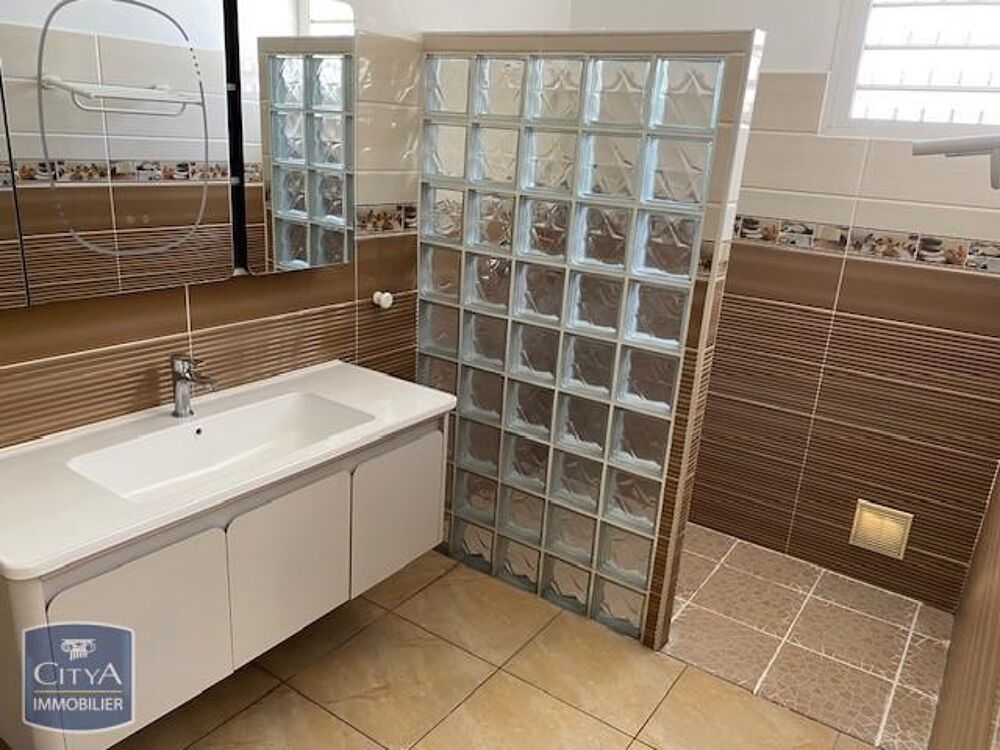 location Maison - 4 pièce(s) - 84 m² Saint-Pierre (97410)
