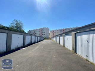  Parking / Garage à louer 