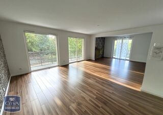  Appartement à louer 4 pièces 124 m²