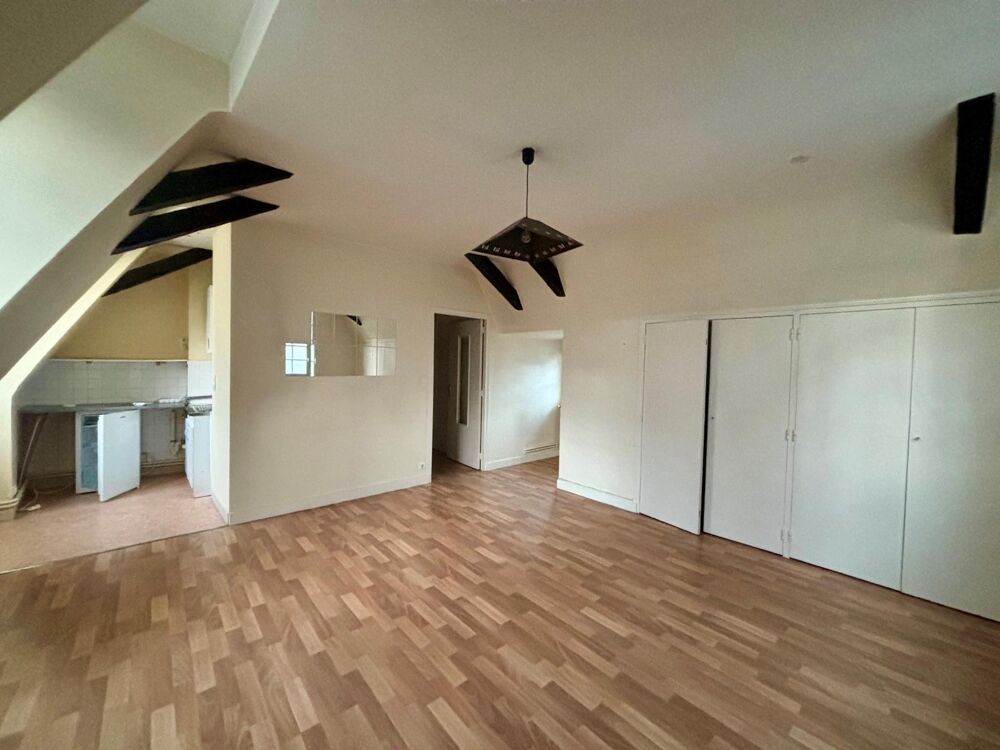 Vieux Tours - À LOUER : Charmant appartement T1 situé au....