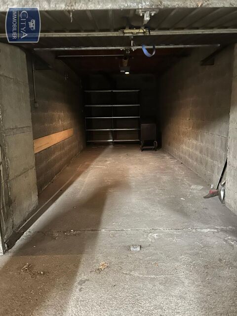  Parking / Garage � louer 