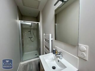  Appartement à louer 2 pièces 32 m²