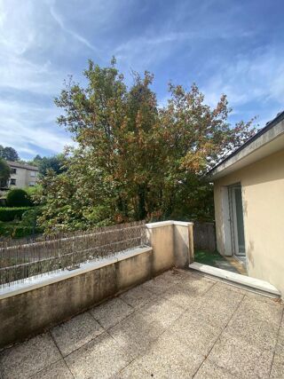  Appartement à louer 3 pièces 77 m²
