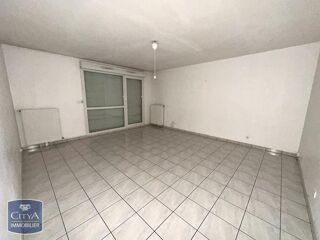  Appartement à louer 3 pièces 83 m²