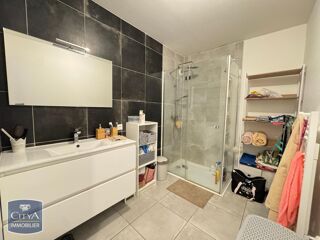  Appartement à louer 3 pièces 65 m²