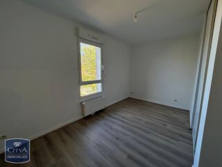  Appartement à louer 5 pièces 103 m²
