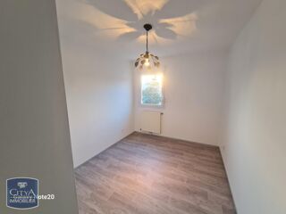  Appartement à louer 4 pièces 91 m²