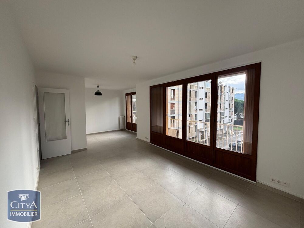 À LOUER : Découvrez cet appartement T4 spacieux et lumin....