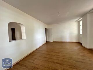  Appartement à louer 6 pièces 121 m²