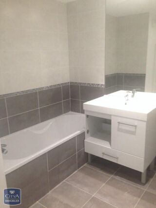  Appartement à louer 3 pièces 61 m²