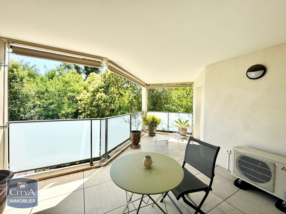 À LOUER : Appartement récent T3 à Nîmes, situé dans le q....