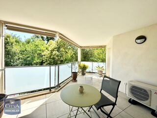 Appartement à louer 3 pièces 74 m²