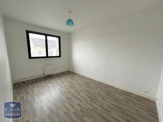  Appartement à louer 5 pièces 100 m²