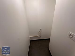  Appartement à louer 3 pièces 76 m²