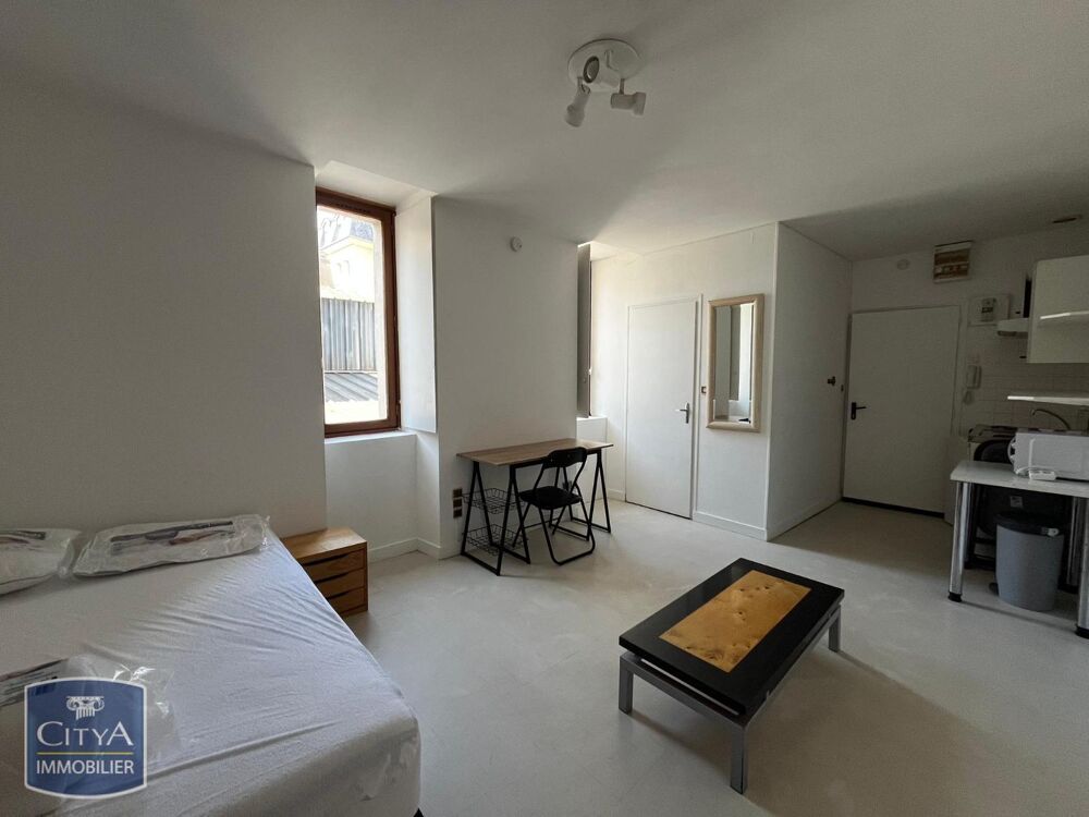 A LOUER à LAVAL, appartement de type T1 situé dans un qu....