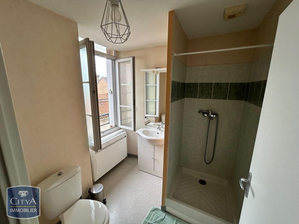 À LOUER : Appartement T1 situé en plein coeur de Cholet, ....
