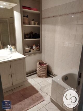  Appartement à louer 3 pièces 74 m²
